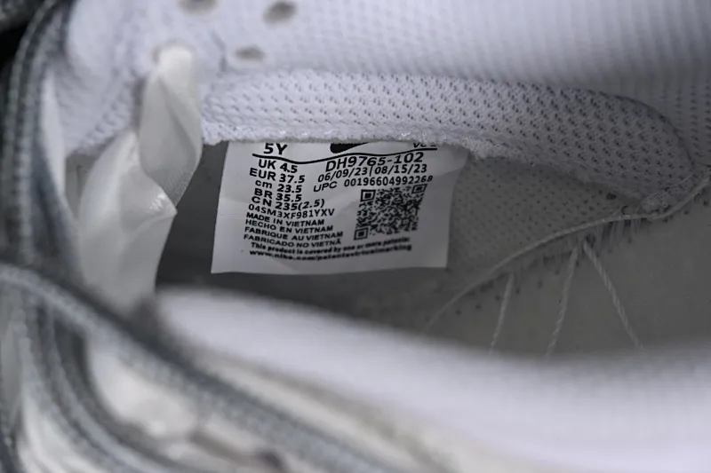 All Categories Nk SB Dunk Series Nk SB Dunk Low Low-top sneakers Nk Dunk Low Fresh silver ballet lace strap SB strap low-top casual sneakers DH9765-102